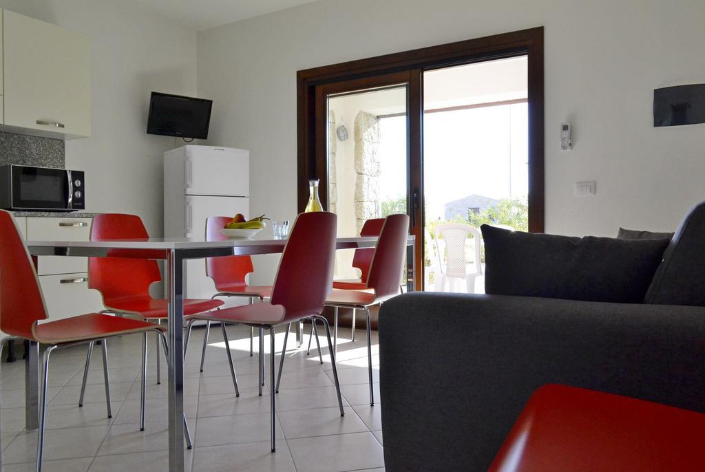Gf Apartments La Vigna Badesi Δωμάτιο φωτογραφία