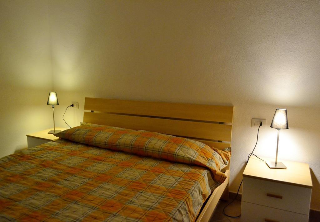 Gf Apartments La Vigna Badesi Δωμάτιο φωτογραφία