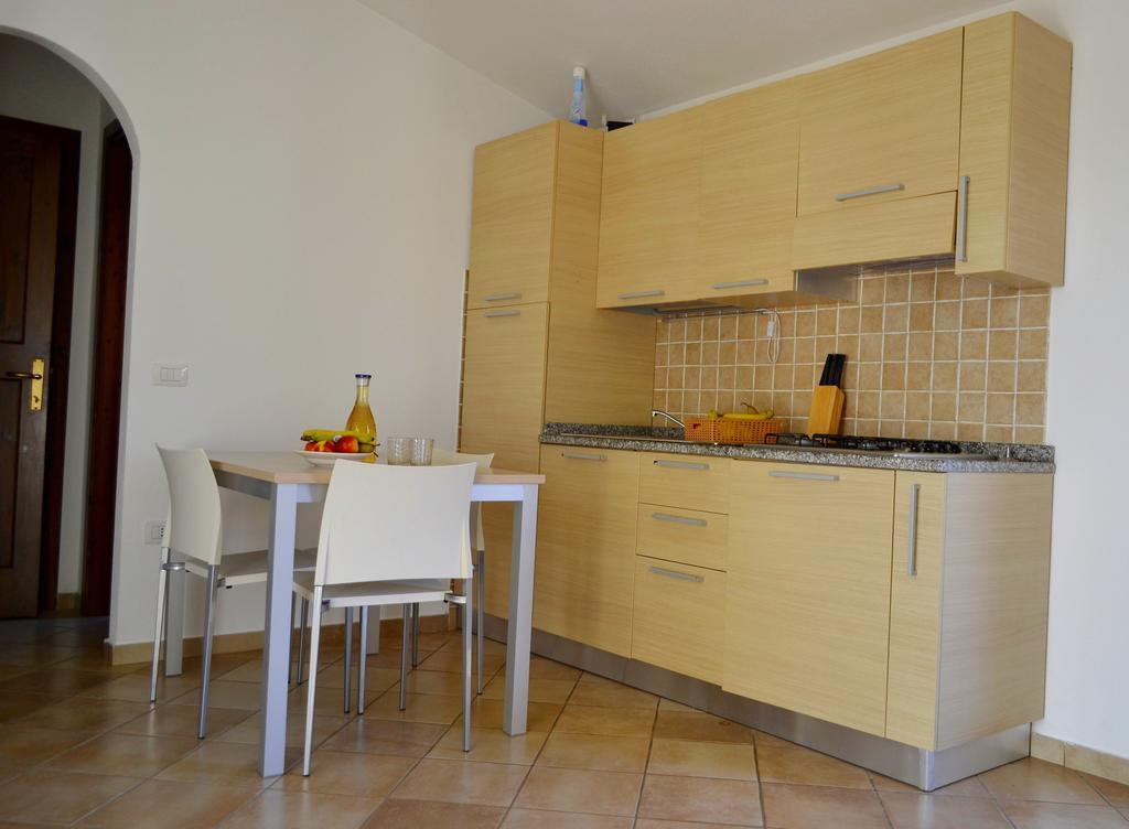Gf Apartments La Vigna Badesi Δωμάτιο φωτογραφία